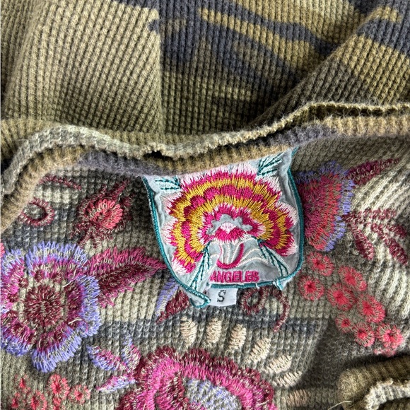 JOHNNY WAS Zosia V-Neck Thermal - Picture 6 of 9